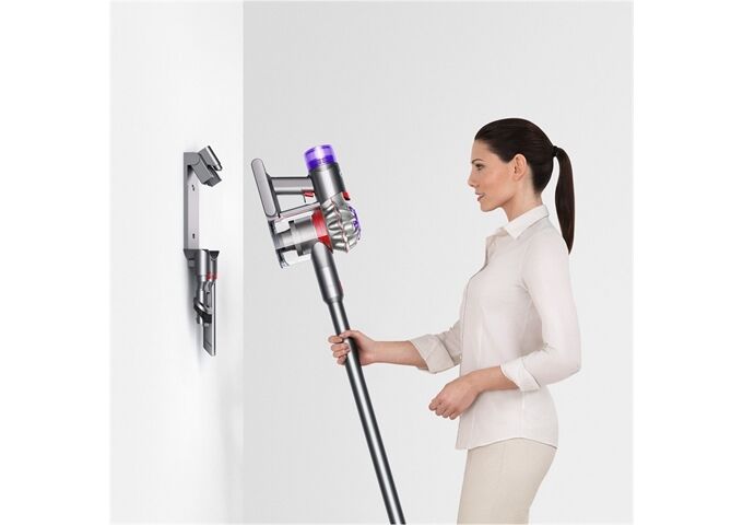 Dyson V8